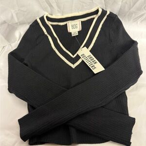 Urban outfitters BDG Addison V neck Black and Tan V-Neck sweater